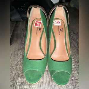 Worthington Green Heels Size 7M